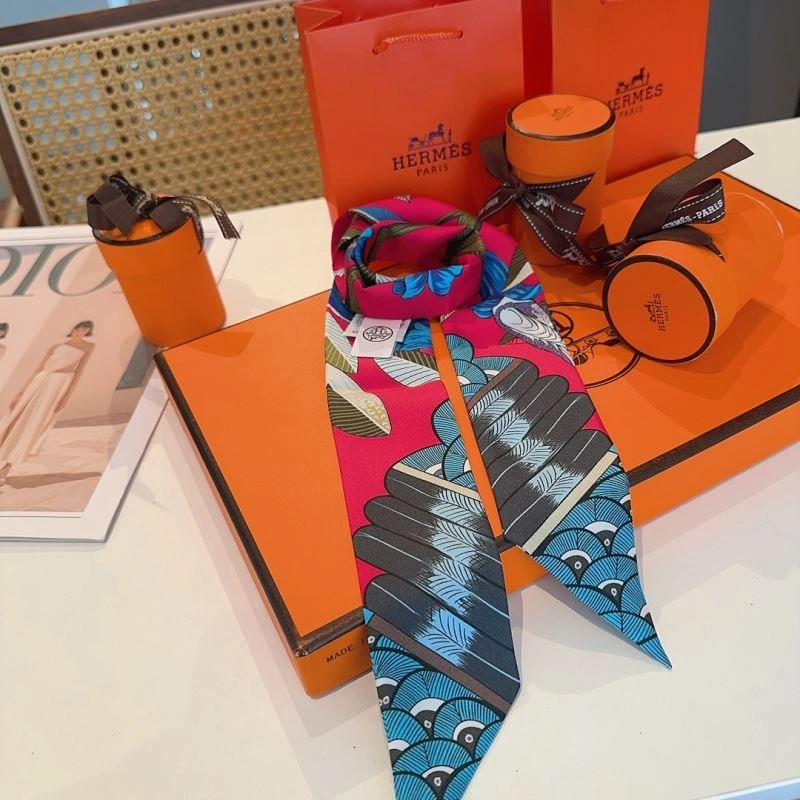 Trendsetting Hermes Silk 272249
