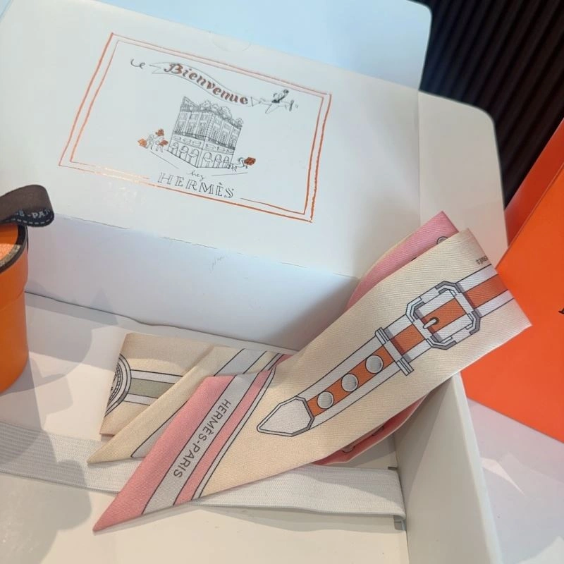 Trendsetting Hermes Silk 272237