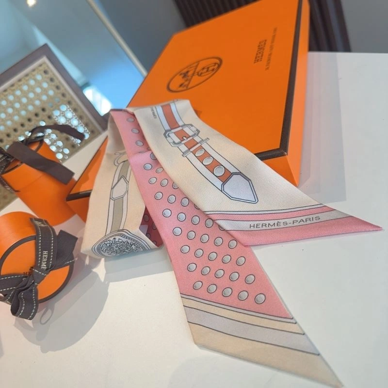 Trendsetting Hermes Silk 272237