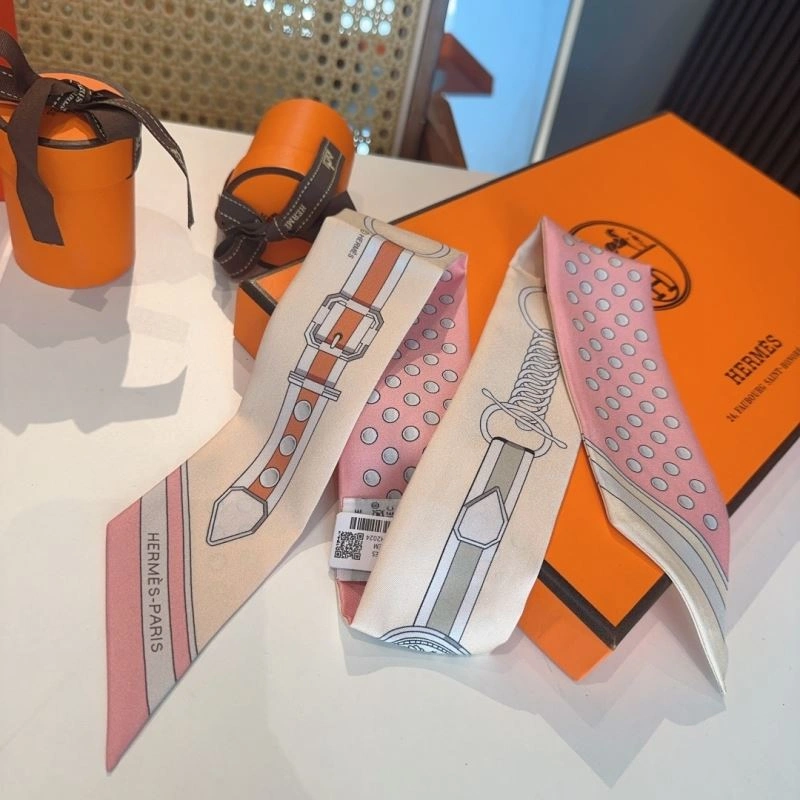 Trendsetting Hermes Silk 272237