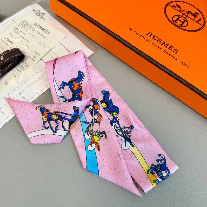 Minimalist Hermes Silk 272203