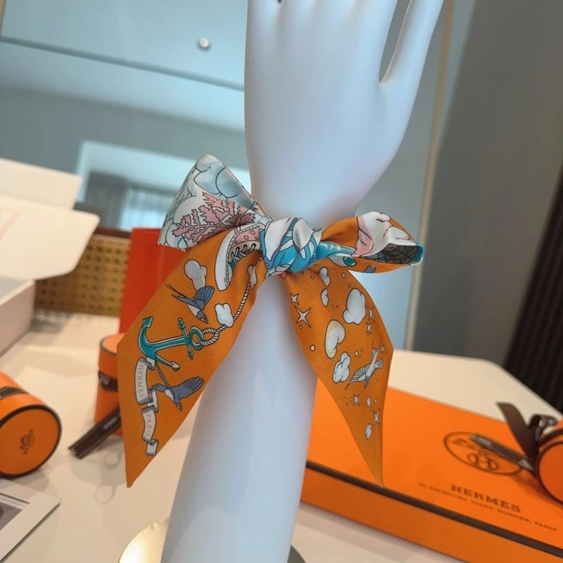 Attractive Hermes Silk 272182