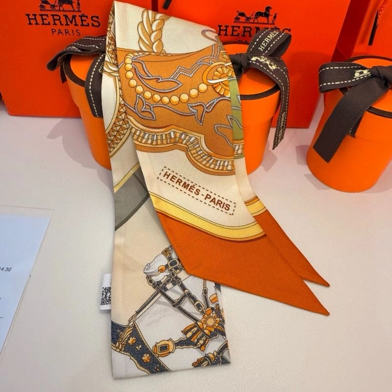 Seasonal Hermes Silk 272193