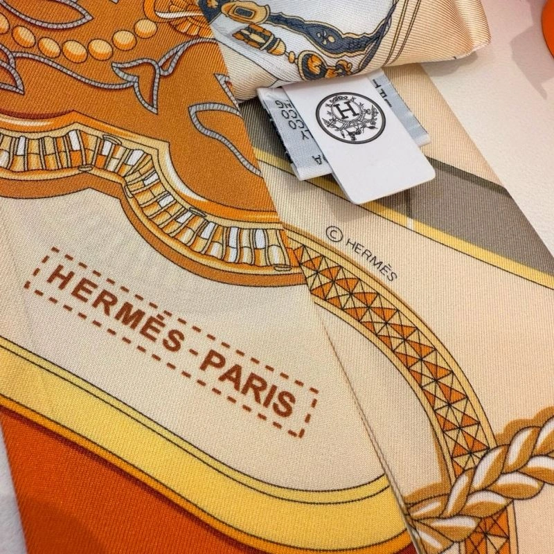 Seasonal Hermes Silk 272193
