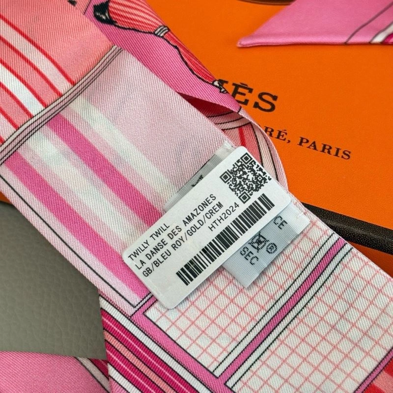 Hermes Silk Unisex 272170