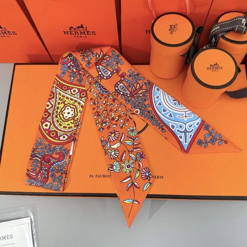 Vibrant Hermes Silk 272163