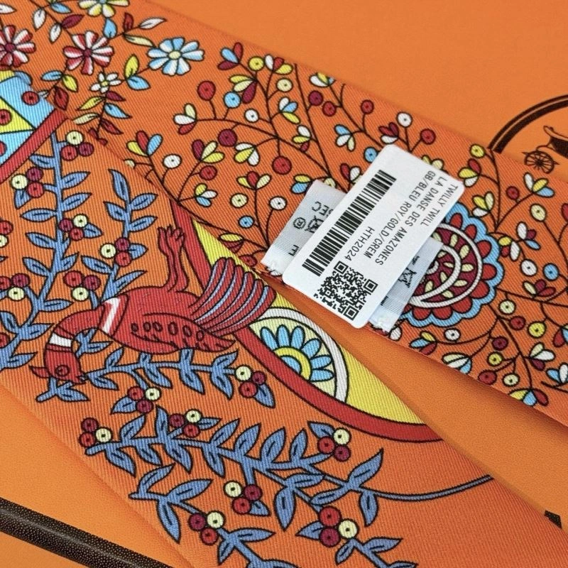 Vibrant Hermes Silk 272163
