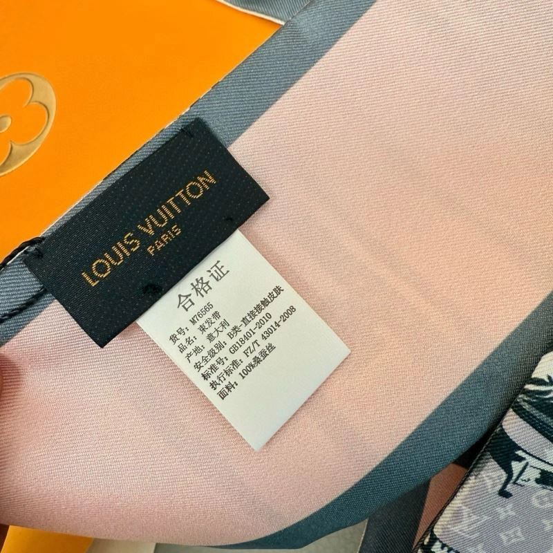 Vibrant Hermes Silk 272159