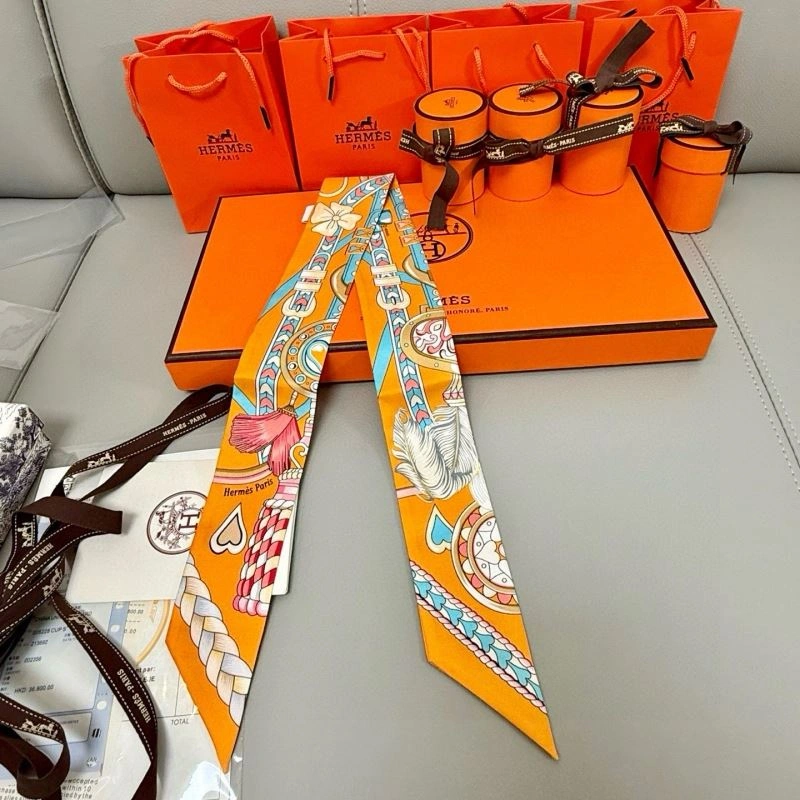 Seasonal Hermes Silk 272139