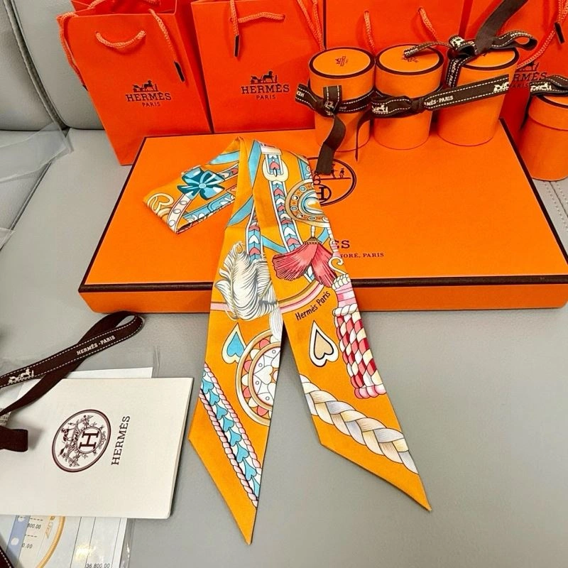 Seasonal Hermes Silk 272139