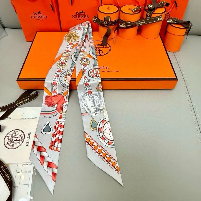 Youthful Hermes Silk 272135