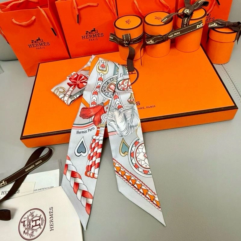 Youthful Hermes Silk 272135