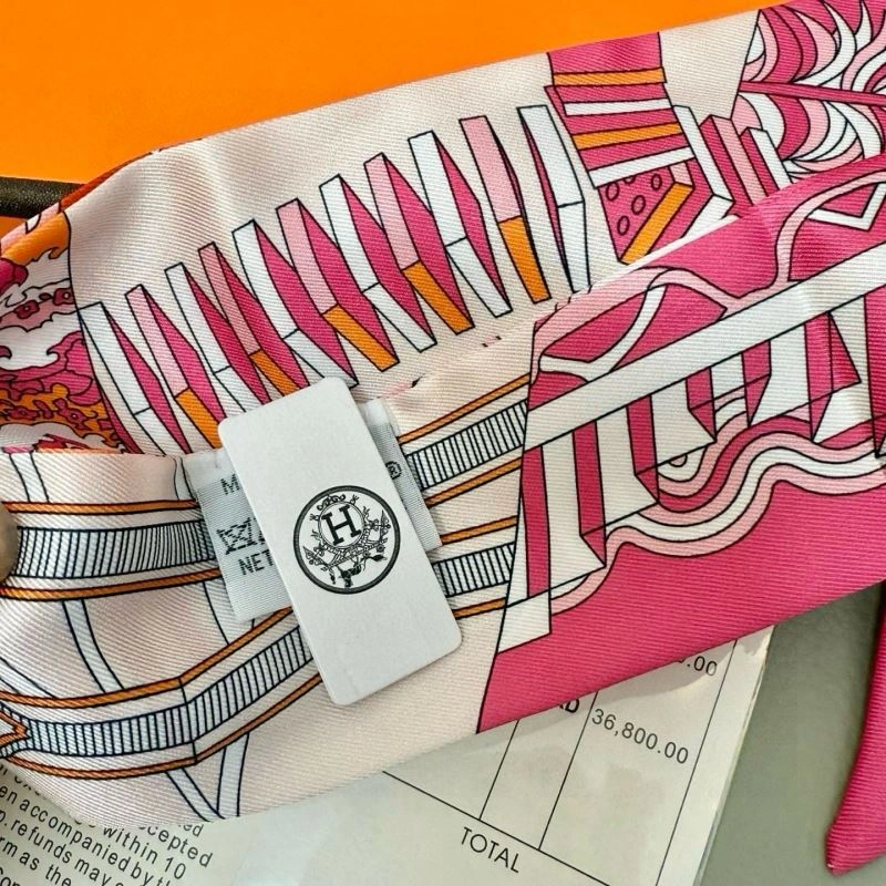 Packable Hermes Silk 272121