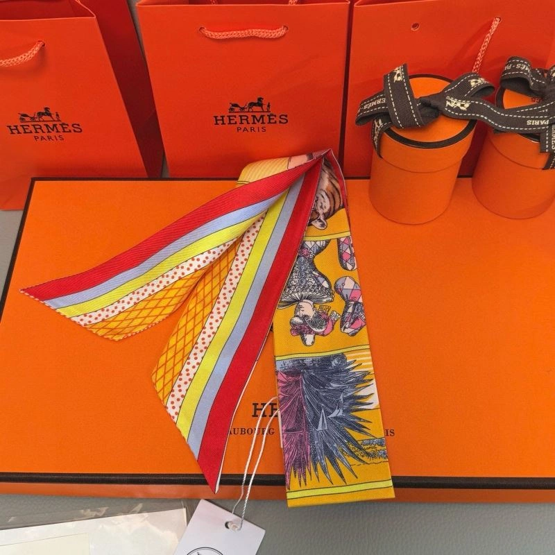 Compact Hermes Silk 272114