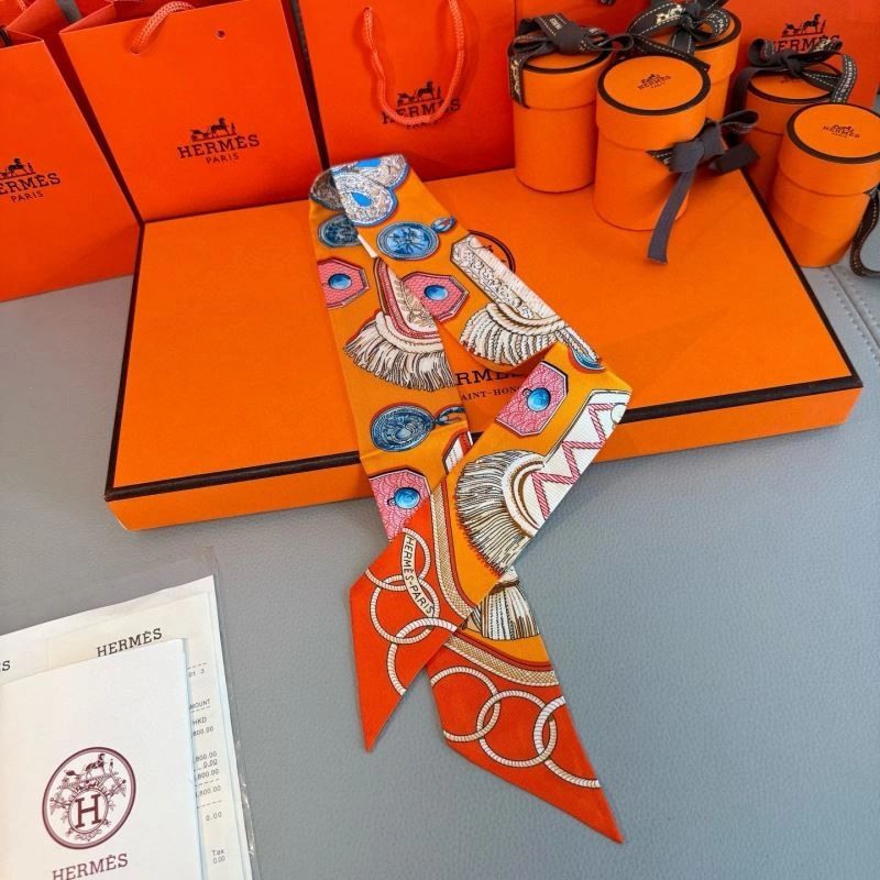 Trendsetting Hermes Silk 272101