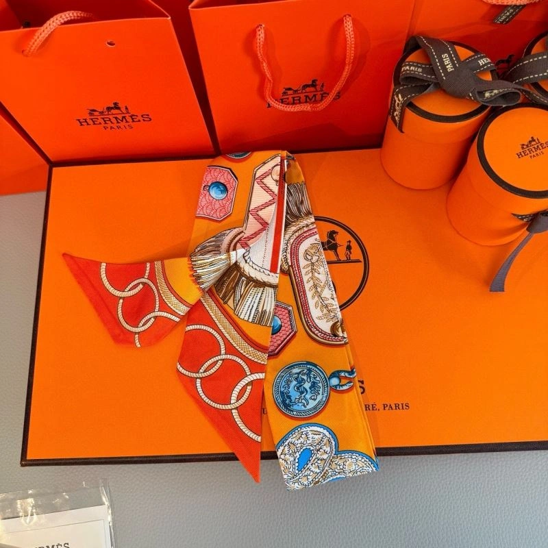 Trendsetting Hermes Silk 272101