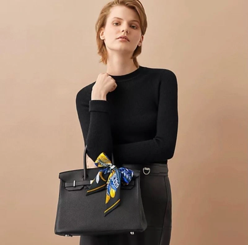 Trendsetting Hermes Silk 272500