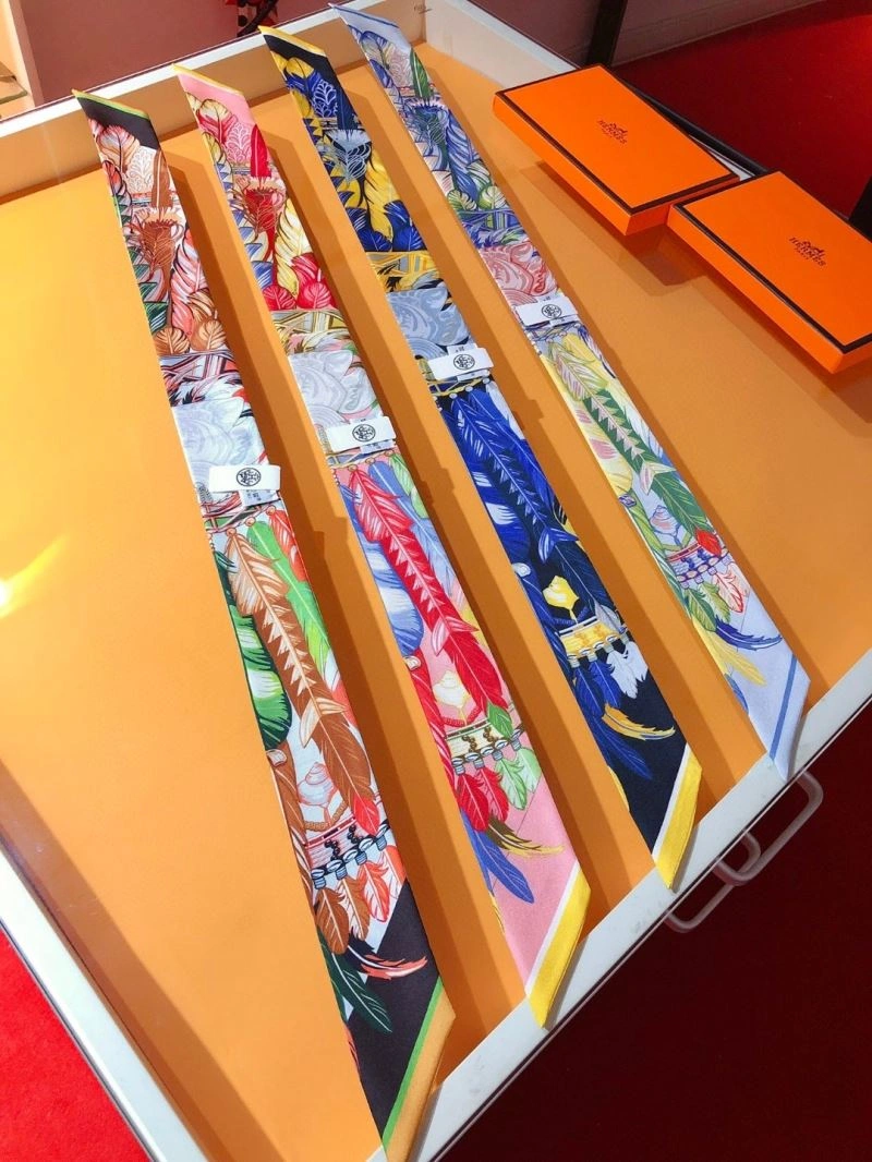 Trendsetting Hermes Silk 272500