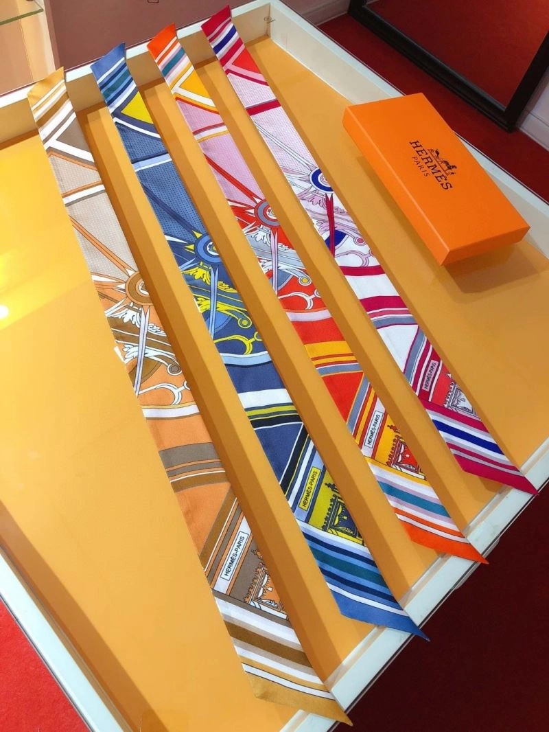 Durable Hermes Silk 272496