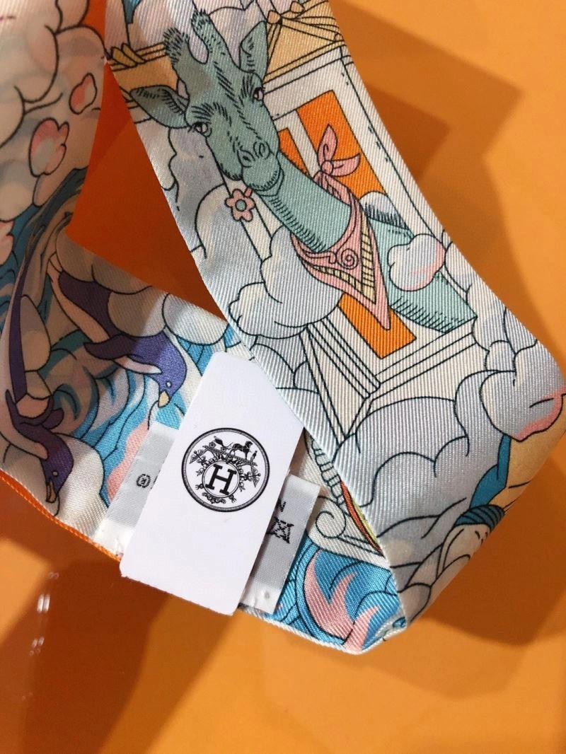 Flexible Hermes Silk 272764