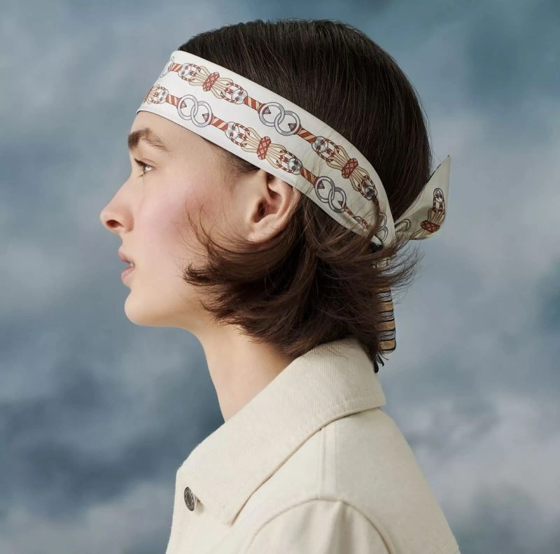 Practical Hermes Silk 272717