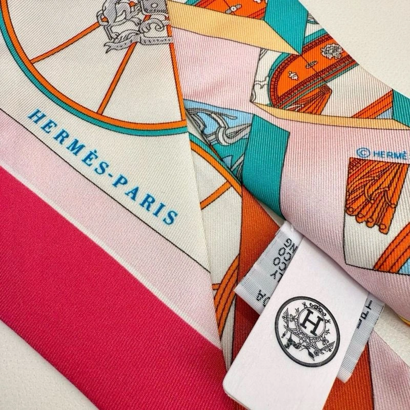 Bold Hermes Silk 272725