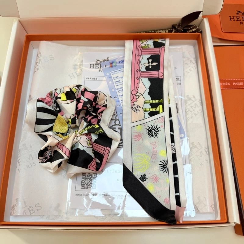 Hermes Silk Compact 272621