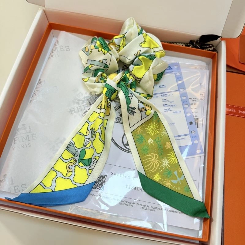 Hermes Silk Compact 272626