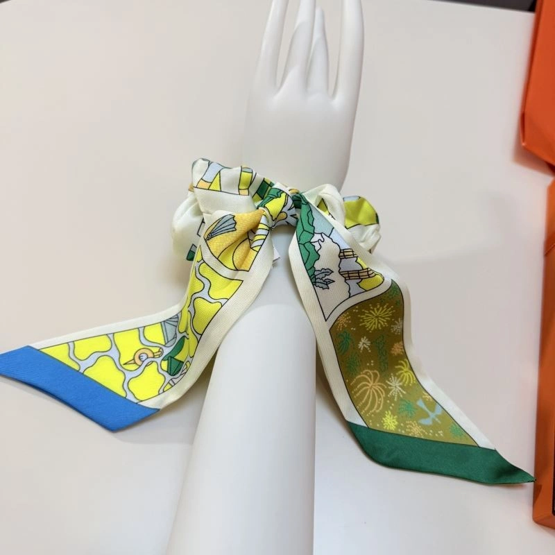 Hermes Silk Compact 272626