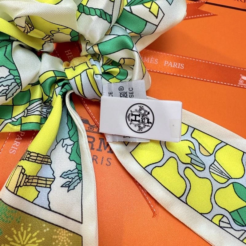 Hermes Silk Compact 272626