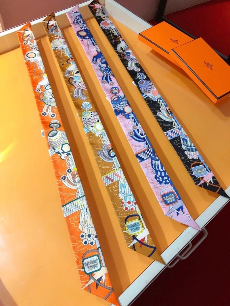 Durable Hermes Silk 272645