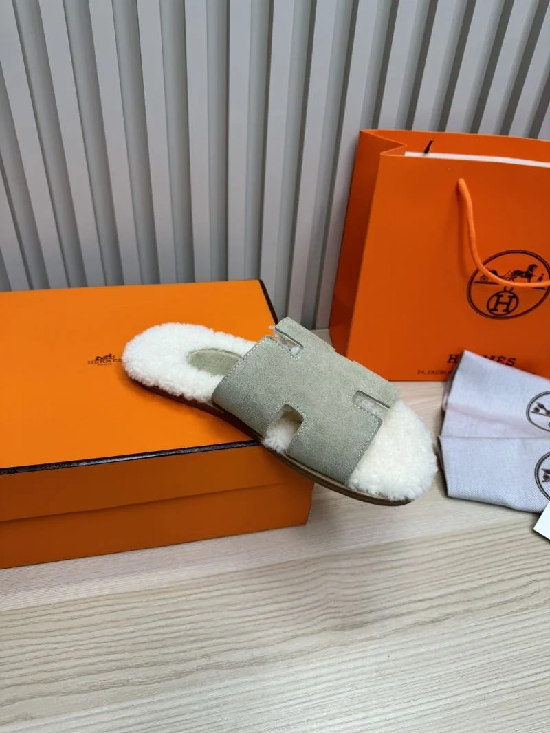 Classic Hermes Slippers 26166