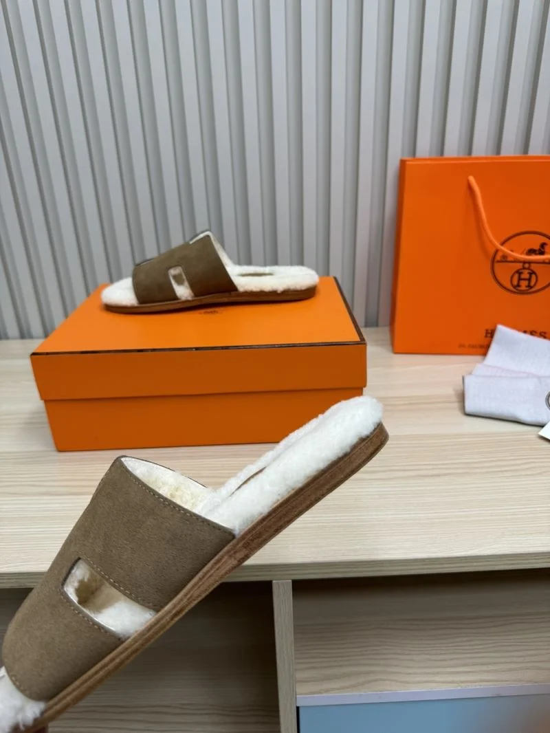 FreshLook Hermes Slippers 26193
