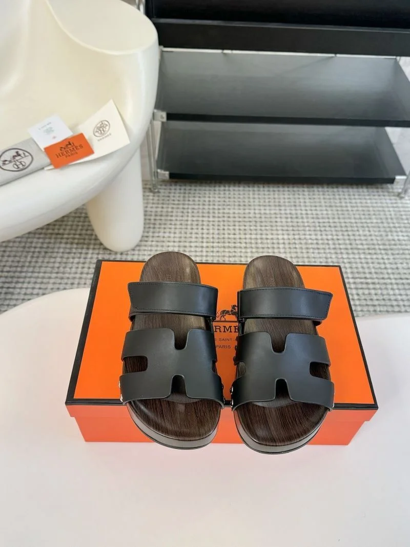 WellDesigned Hermes Slippers 26696