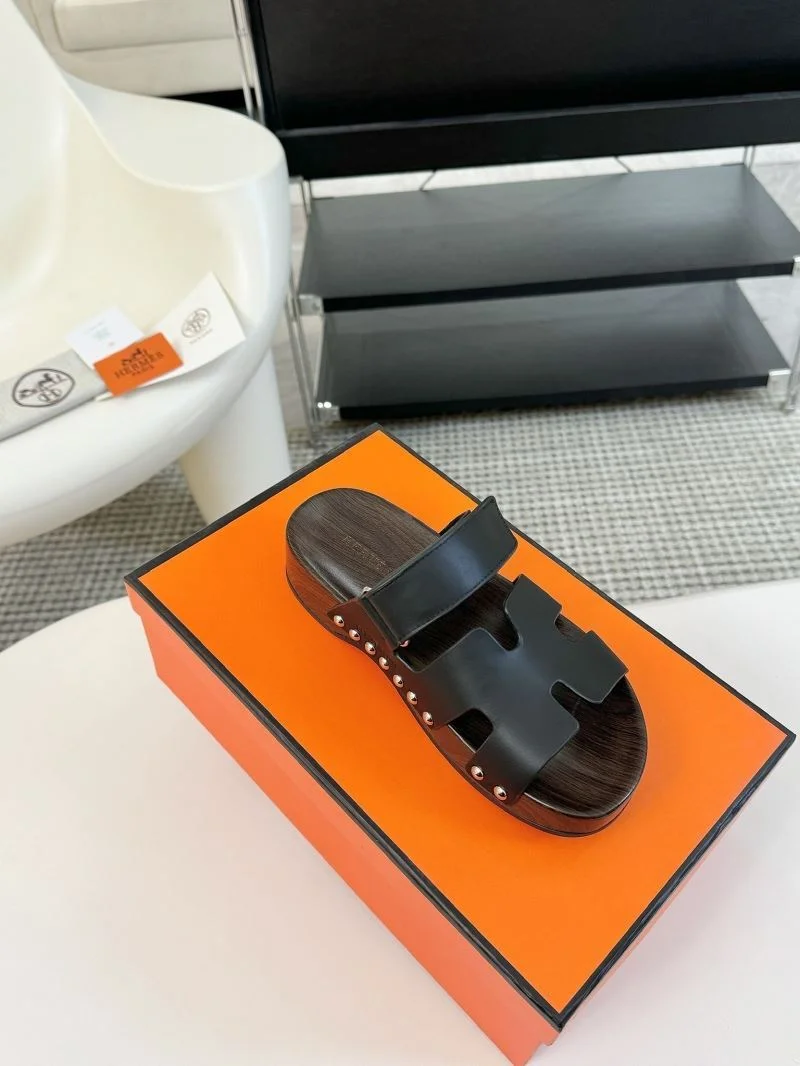 WellDesigned Hermes Slippers 26696