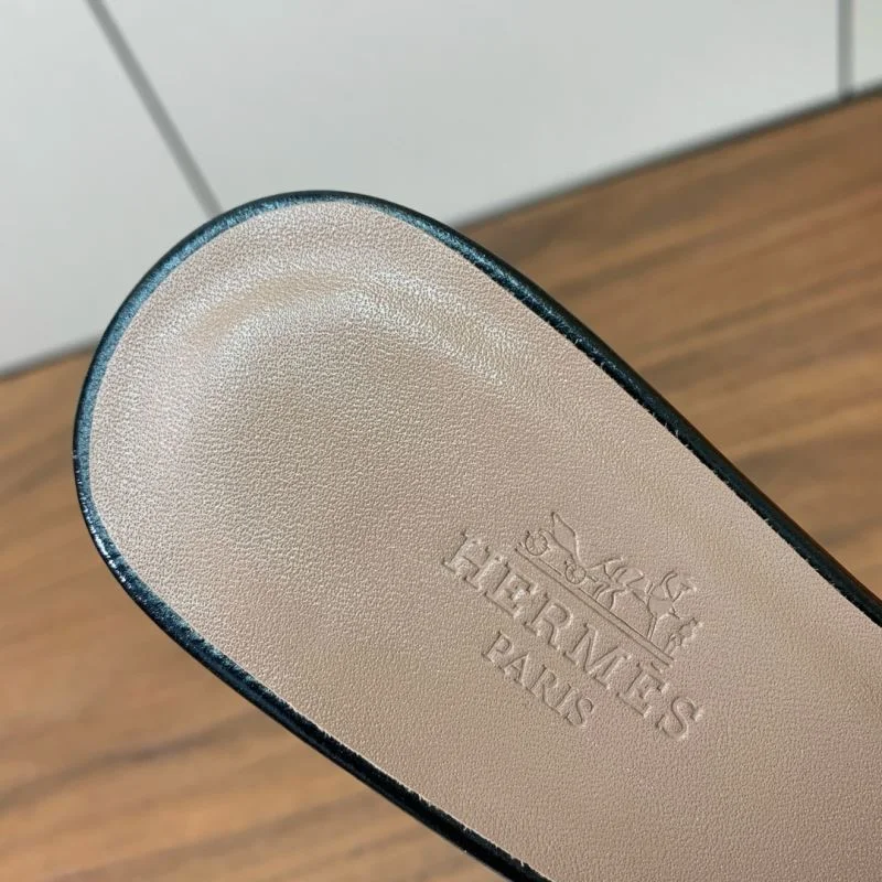 Snug Hermes Slippers 27500