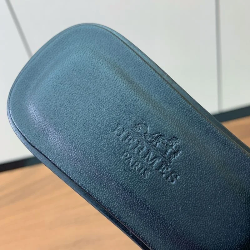 Minimalist Hermes Slippers 27491