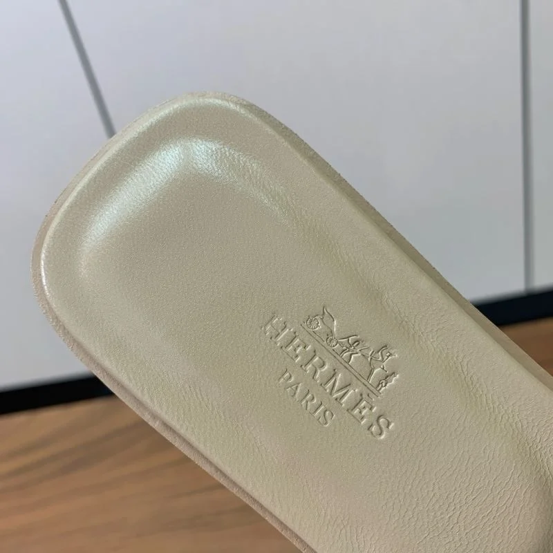 Timeless Hermes Slippers 27489