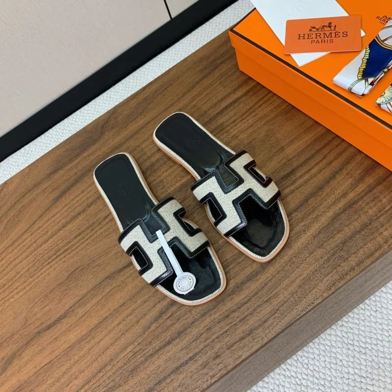 Versatile Hermes Slippers 27466