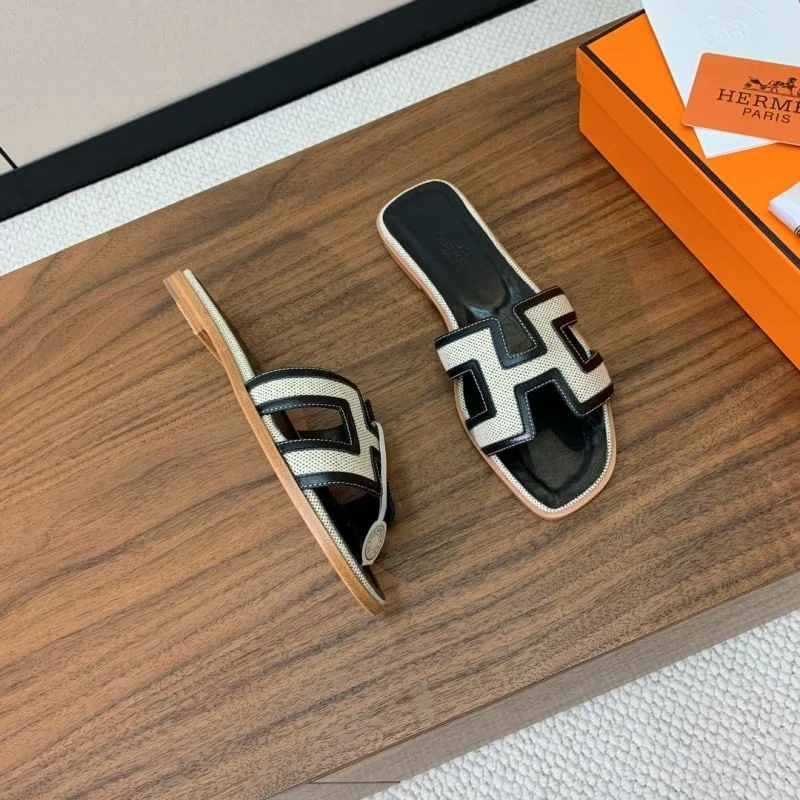 Versatile Hermes Slippers 27466