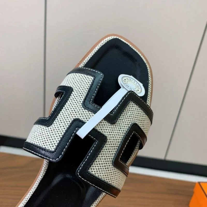 Versatile Hermes Slippers 27466
