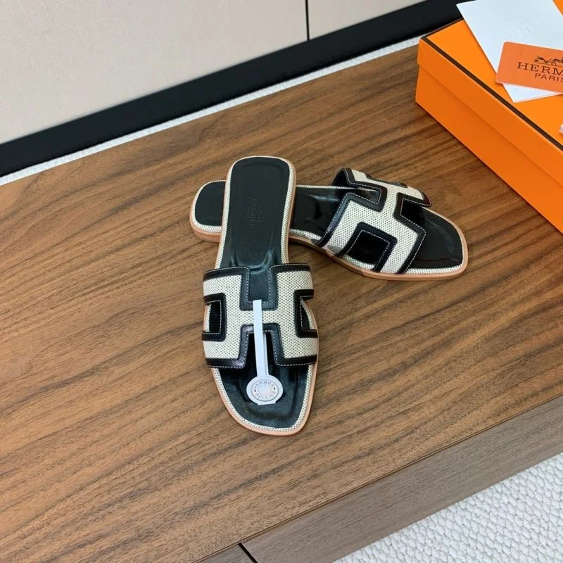 Versatile Hermes Slippers 27466