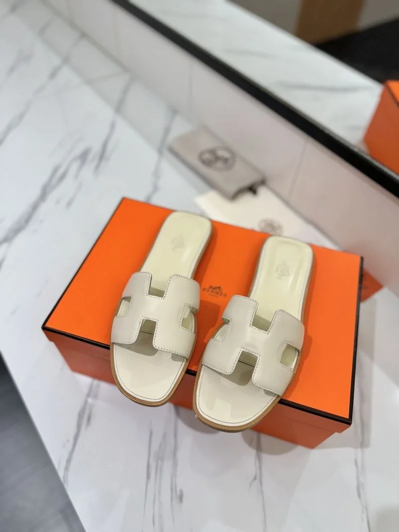Supportive Hermes Slippers 27445