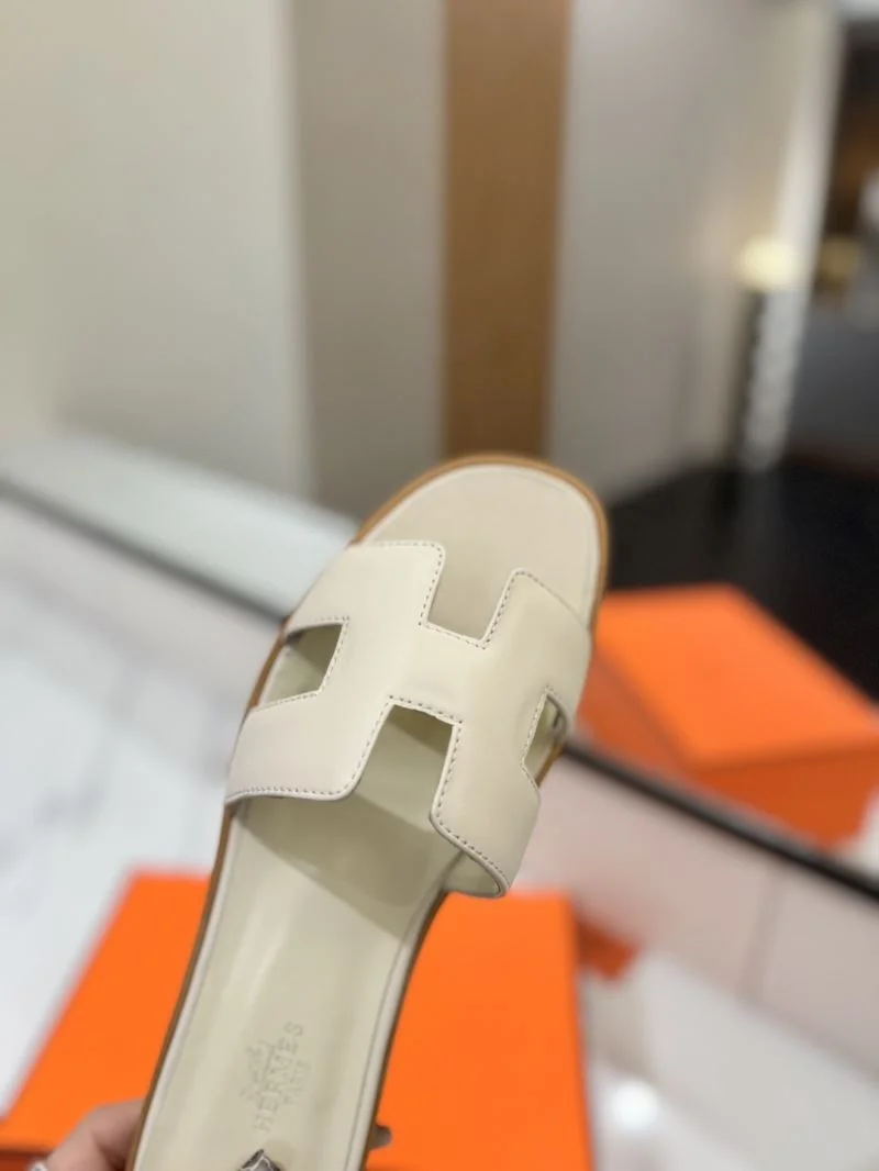 Supportive Hermes Slippers 27445