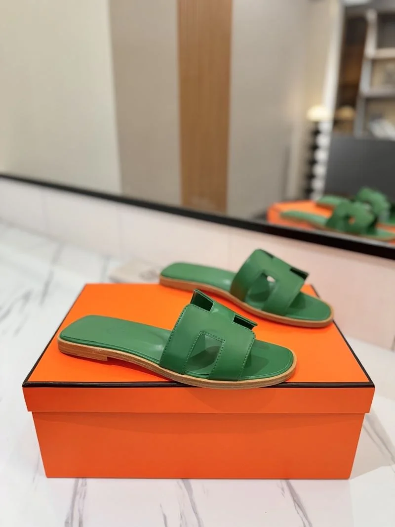 Minimalist Hermes Slippers 27439