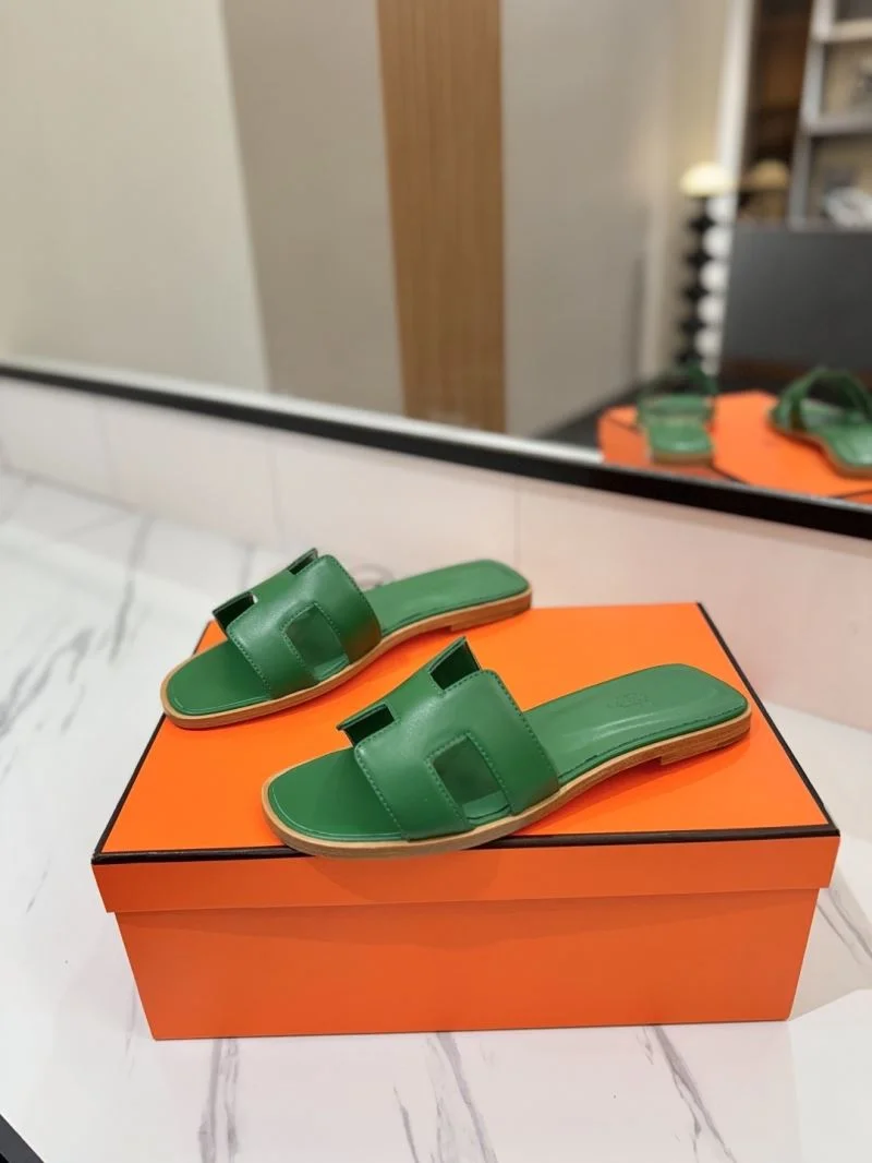 Minimalist Hermes Slippers 27439