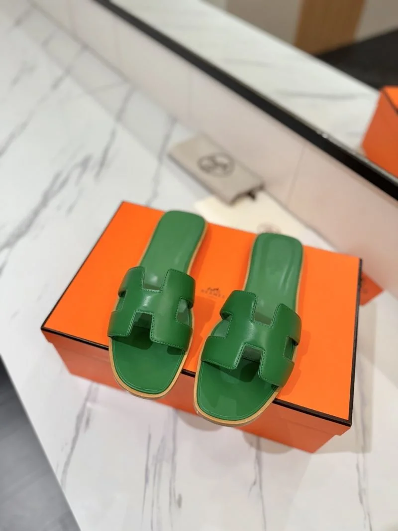 Minimalist Hermes Slippers 27439