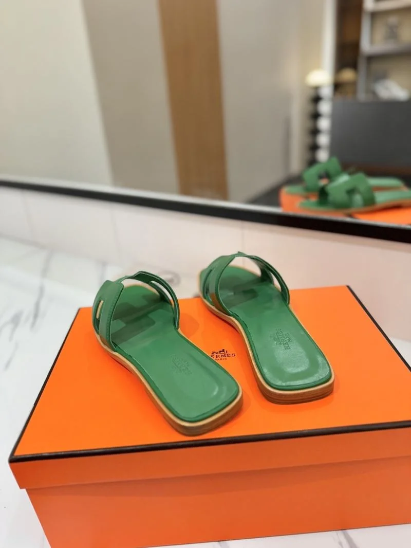 Minimalist Hermes Slippers 27439