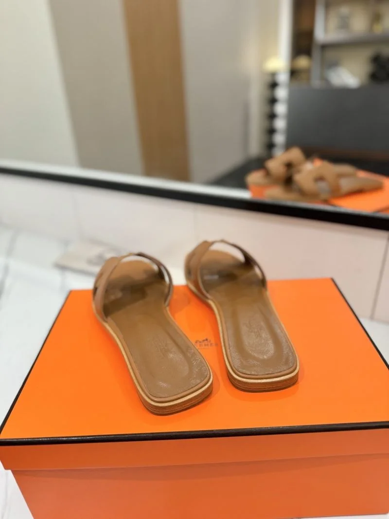 Resilient Hermes Slippers 27436