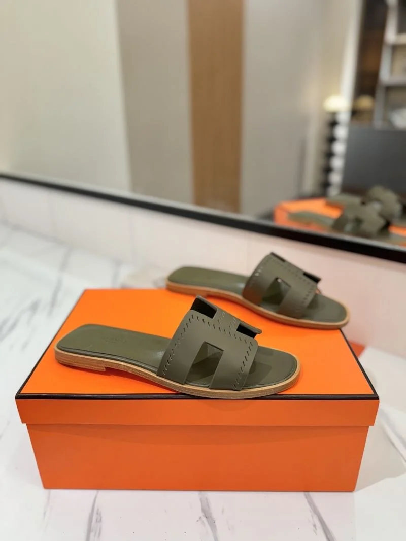 Sleek Hermes Slippers 27434